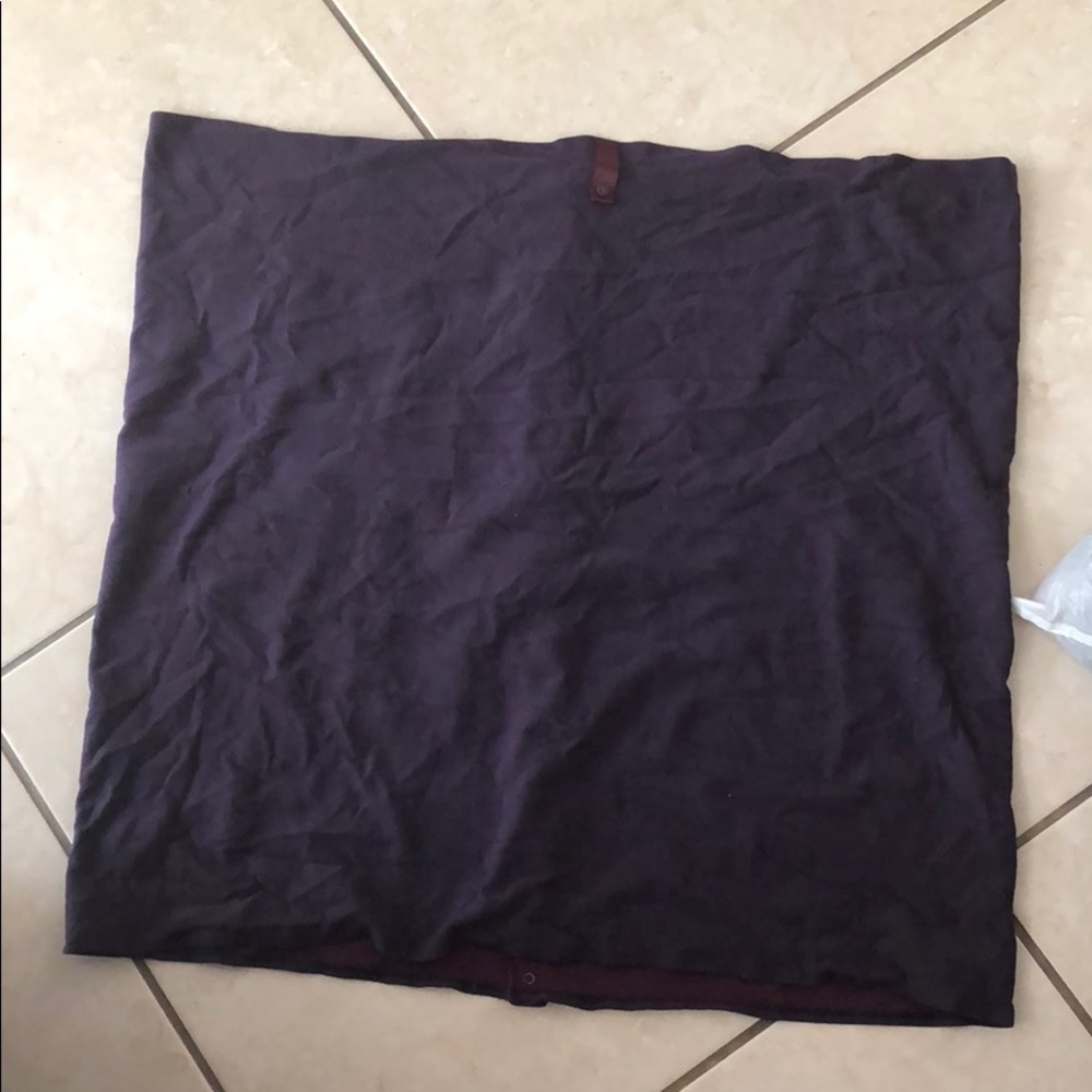 Lululemon reversible scarf